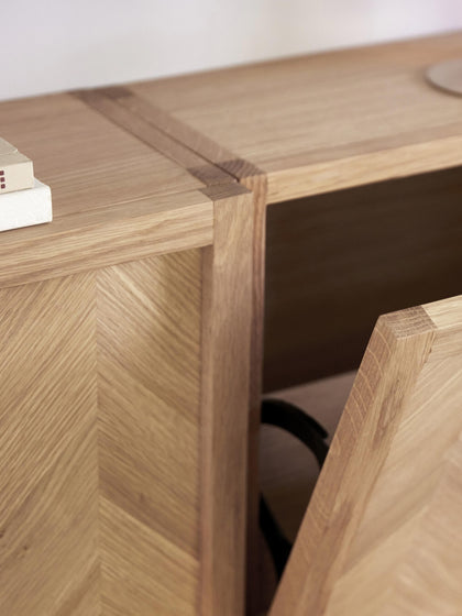 Westwing Zapatero De Pared De Roble Herringbone