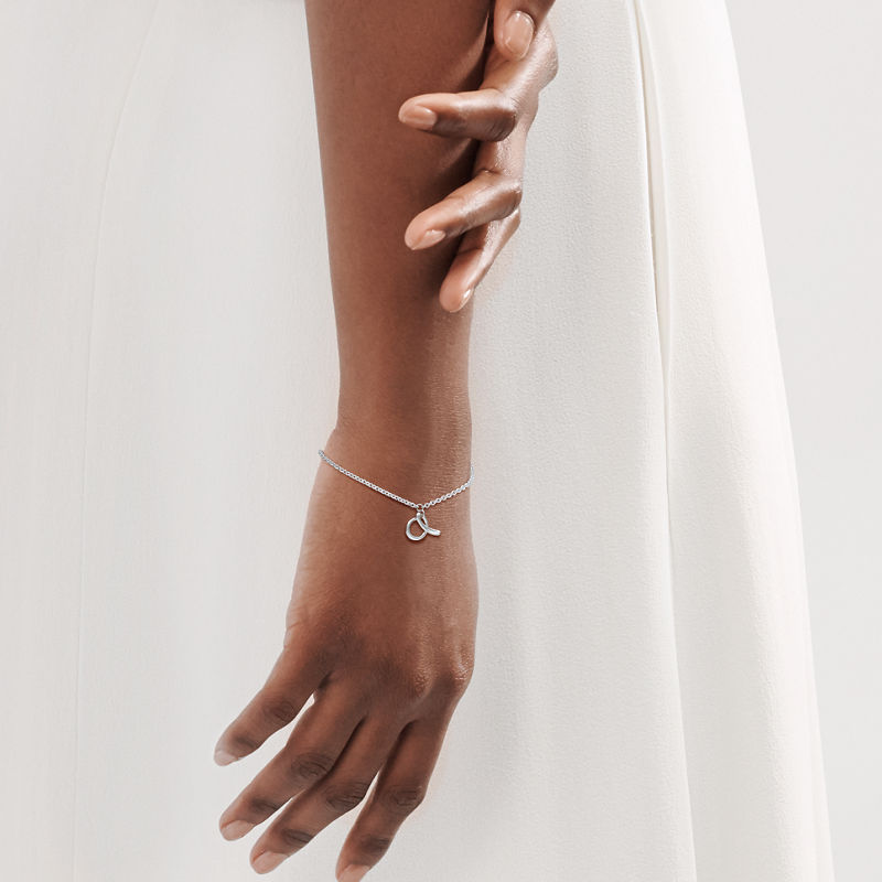 Tiffany & Co. Elsa Peretti® Pulsera Con Letra “A” En Plata De Ley