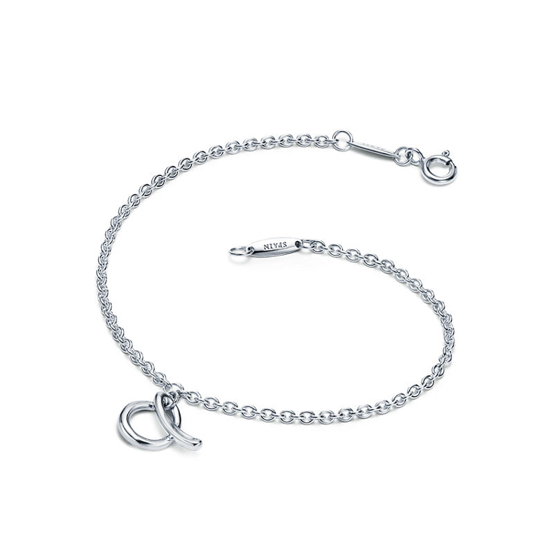 Tiffany & Co. Elsa Peretti® Pulsera Con Letra “A” En Plata De Ley