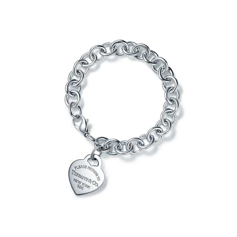 Tiffany & Co. Return to Tiffany™ Pulsera con charm de insignia de corazón en plata