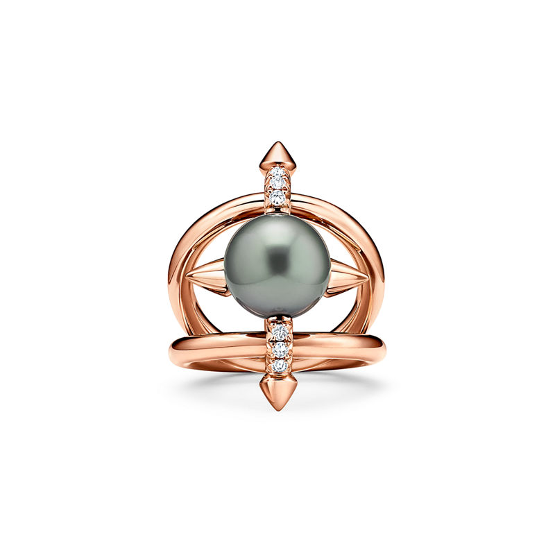 Tiffany & Co. Tiffany Titan by Pharrell Williams Anillo de perla de Tahití y oro con diamantes