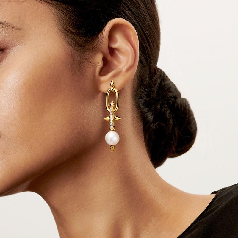 Tiffany & Co. Tiffany Titan By Pharrell Williams Pendientes De Perlas De Oro Amarillo Con Diamantes