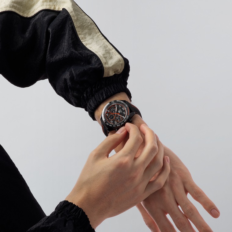 TAG Heuer TAG Heuer Carrera Chronograph X Porsche Orange Racing Automático 44 Mm Acero Con Revestimiento De DLC CBN2A1M.FC6526