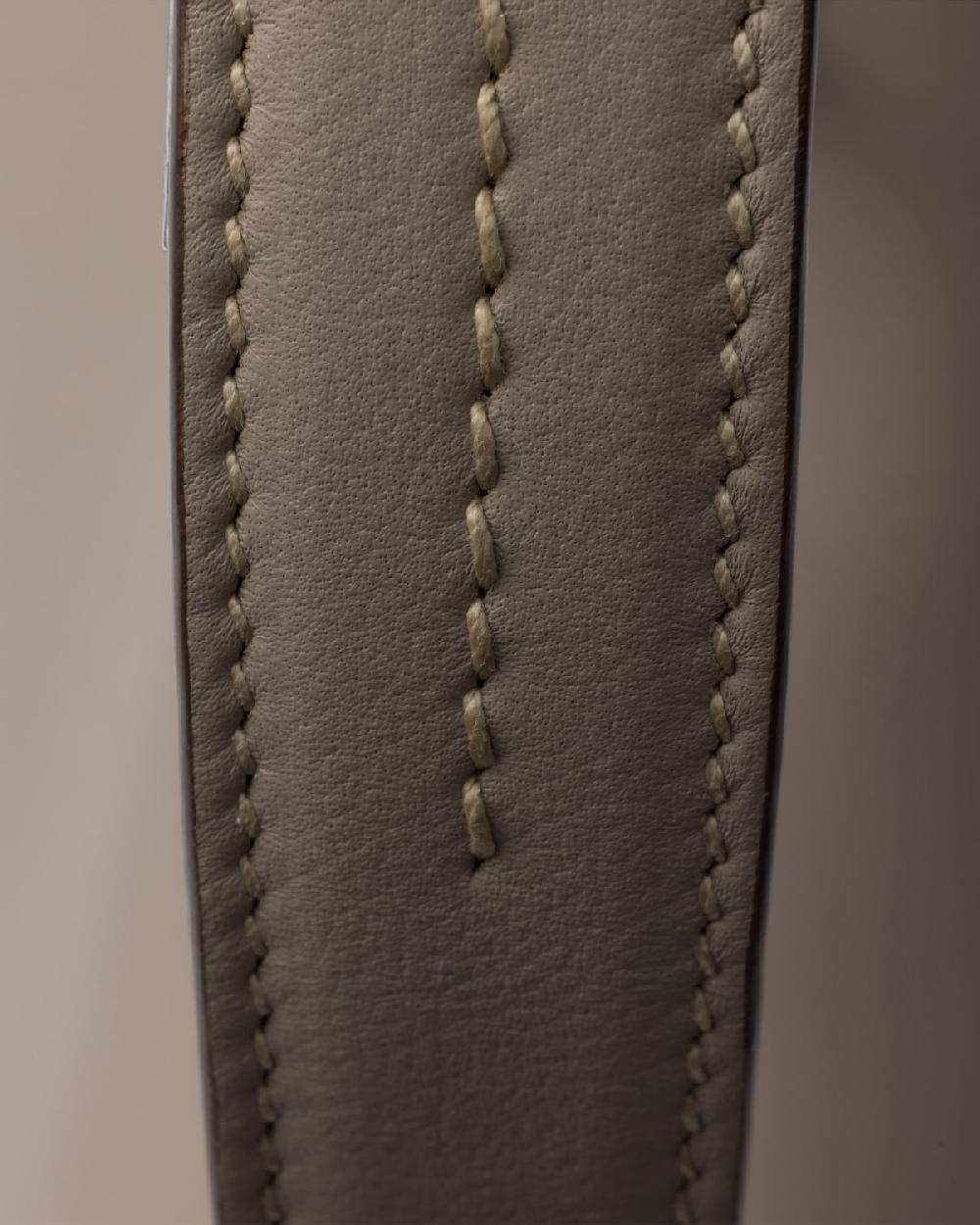 Prada Bolso Bandolera Prada Soft Sound De Piel Mediano