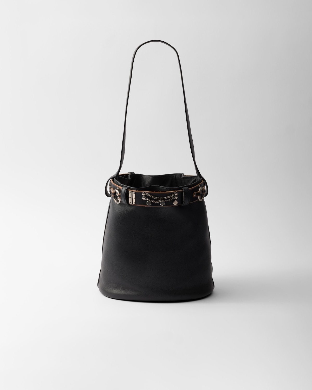 Prada Bolso Saco Prada Buckle De Piel Con Cinturón Con Tachuelas