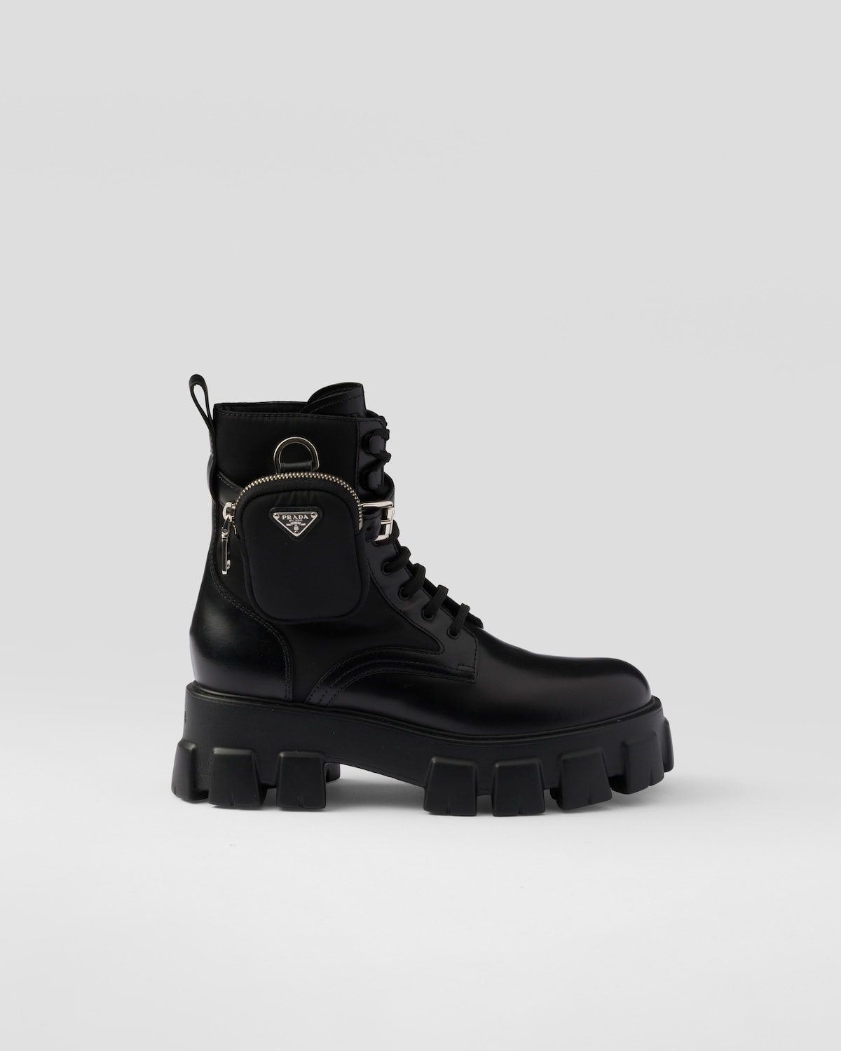 Prada Botas militares Monolith de piel y Re-Nylon con pouch