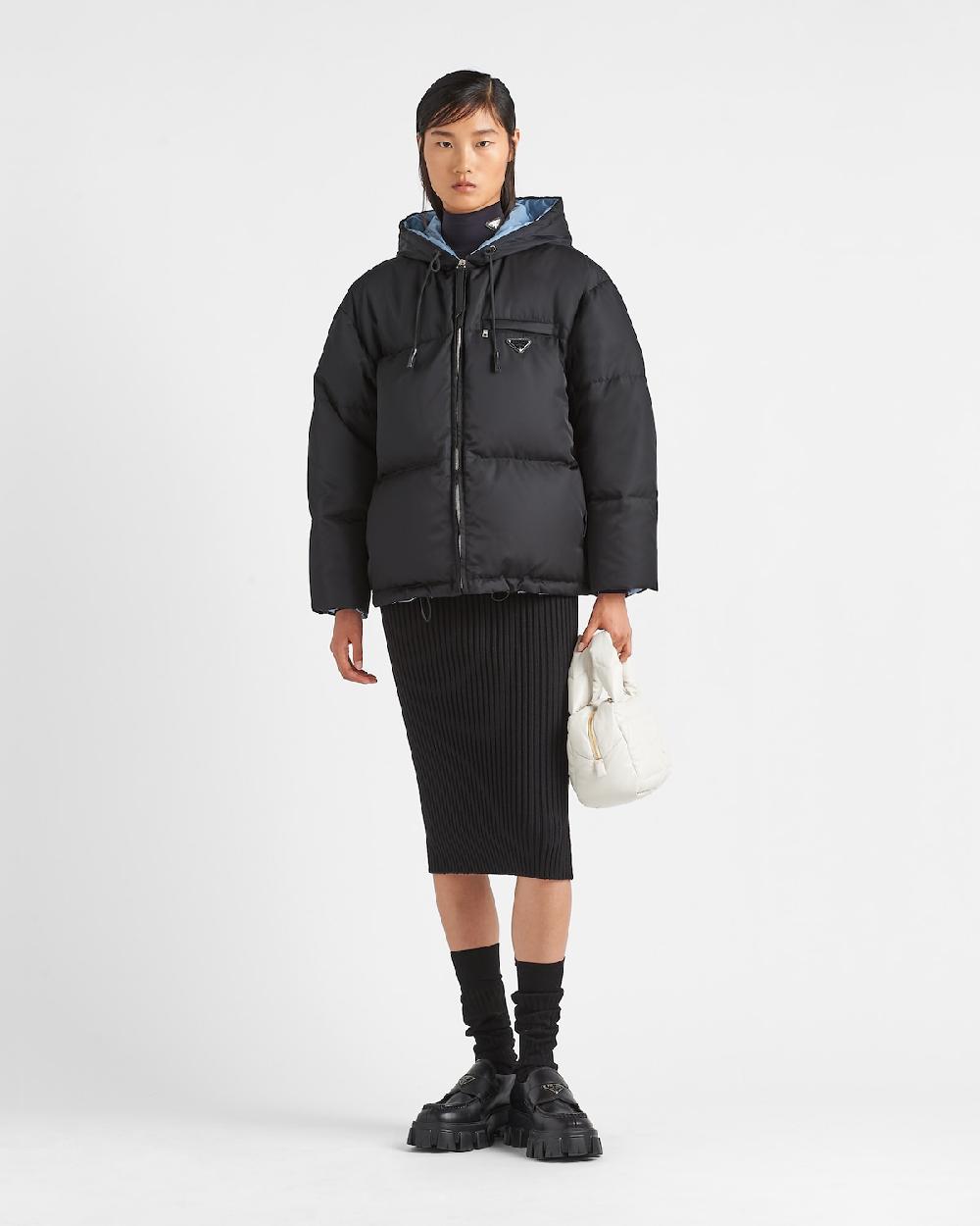 Prada Chaqueta con capucha de plumón y gabardina de Re-Nylon