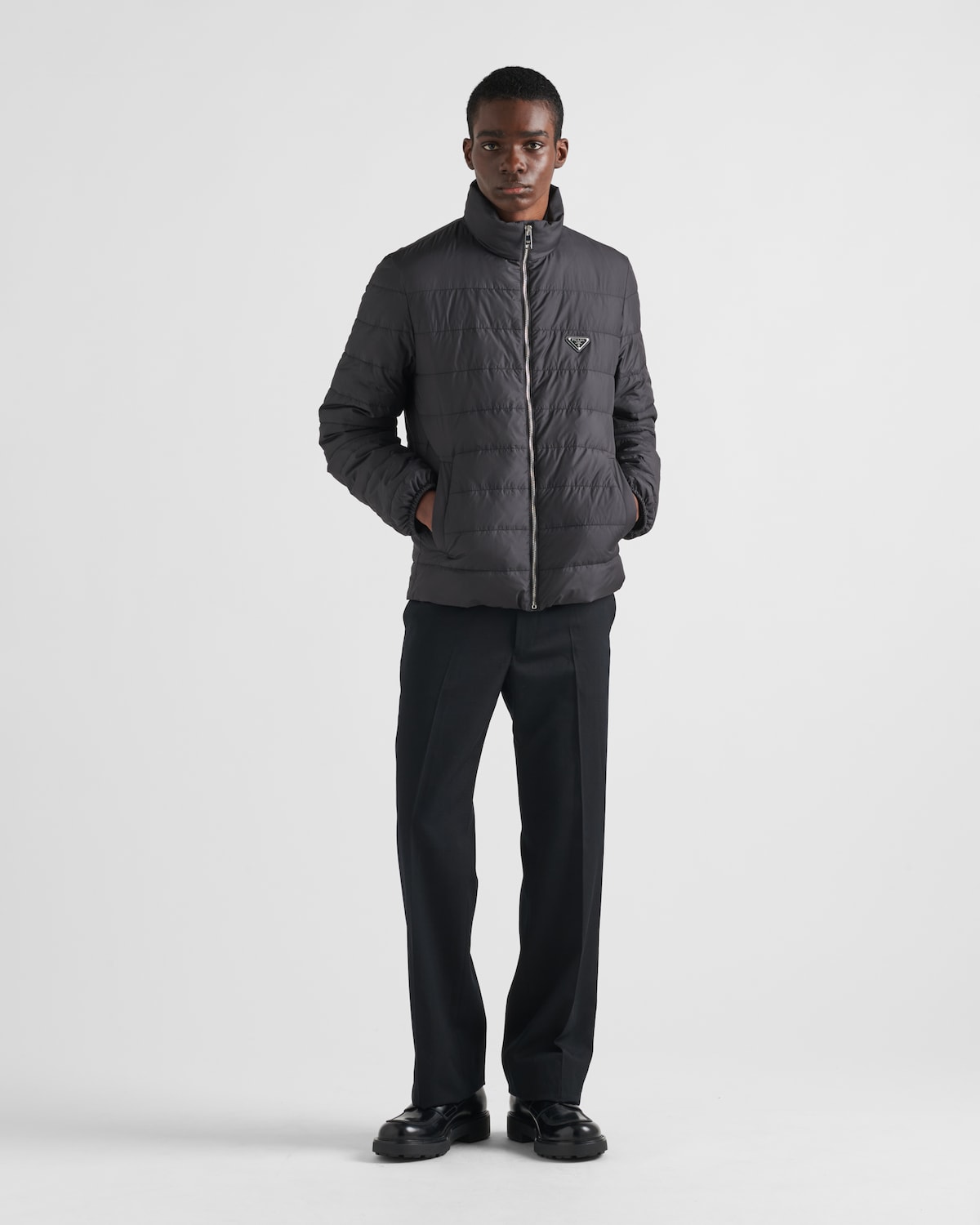 Prada Chaqueta de plumón de peso medio en poliéster