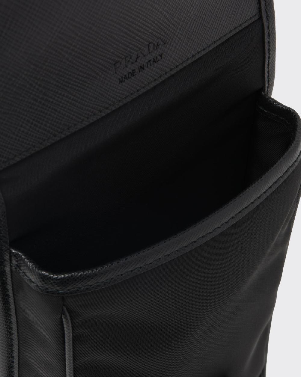 Prada Funda para smartphone de Re-Nylon y piel Saffiano