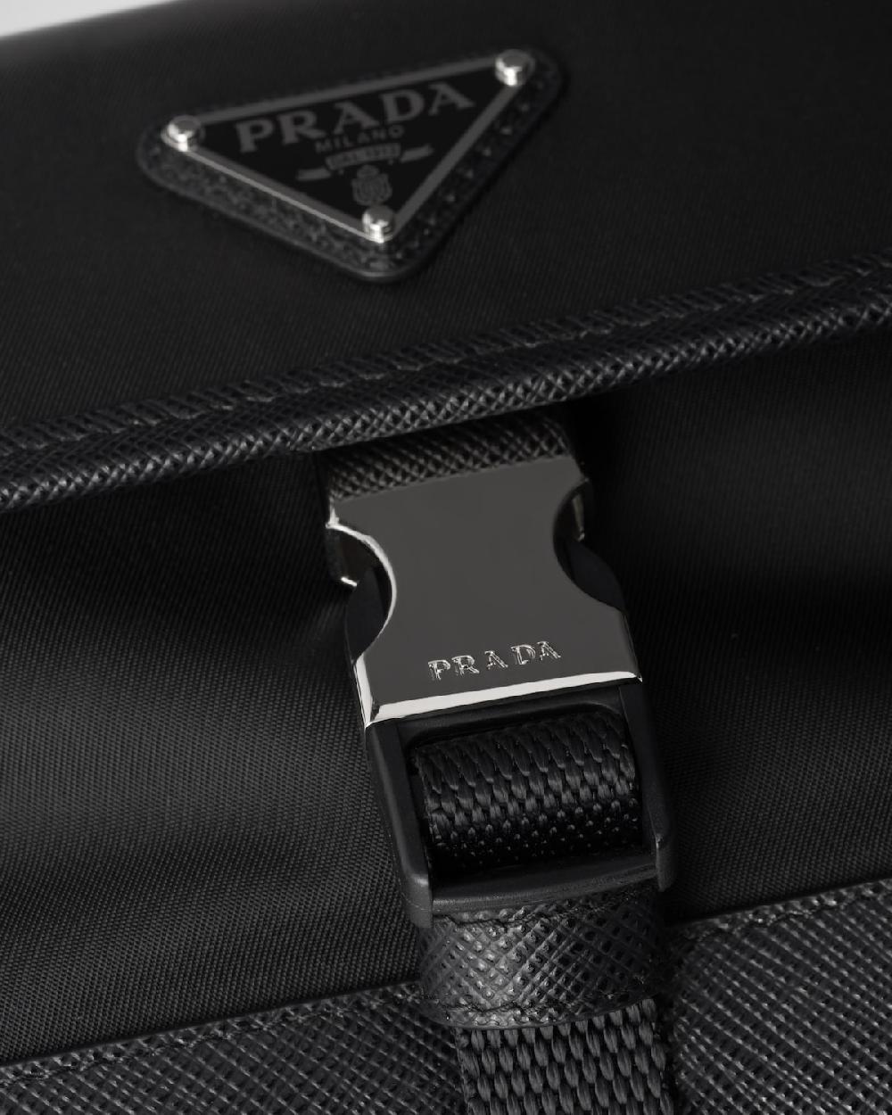 Prada Funda para smartphone de Re-Nylon y piel Saffiano