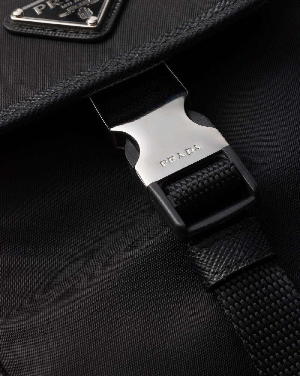 Prada Funda para smartphone de Re-Nylon y piel Saffiano