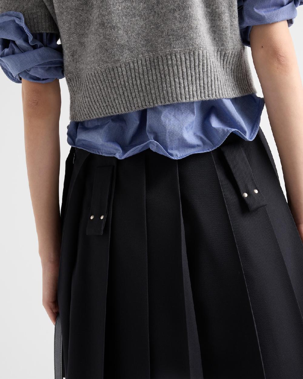 Prada Minifalda De Gabardina Plisada Con Anillas De Metal