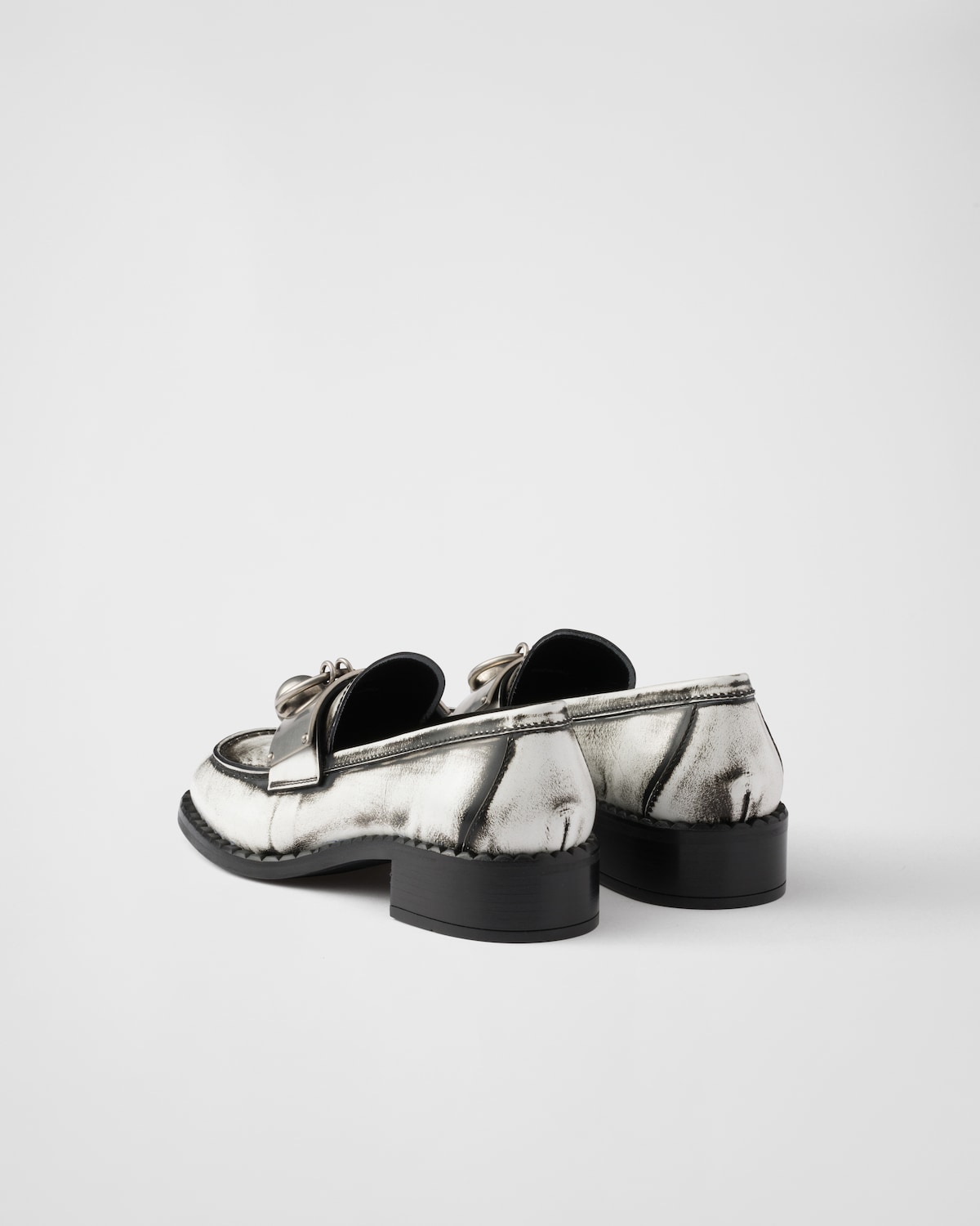 Prada Mocasines De Piel Cepillada Con Detalles De Metal