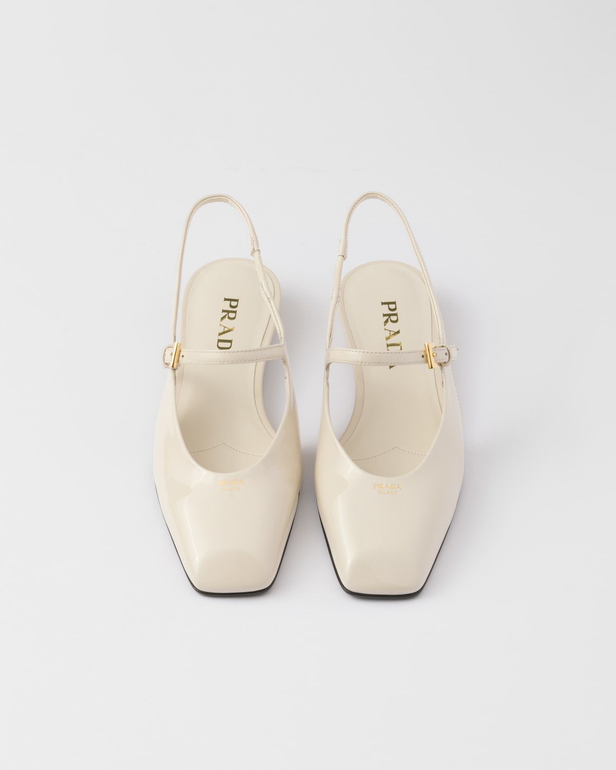 Prada Bailarinas Destalonadas De Charol