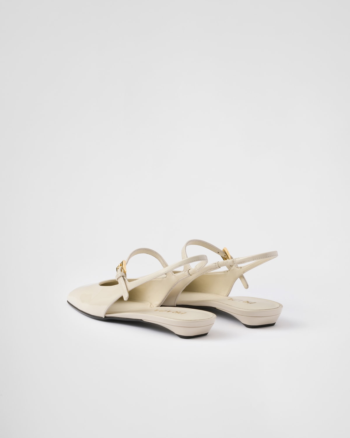 Prada Bailarinas Destalonadas De Charol