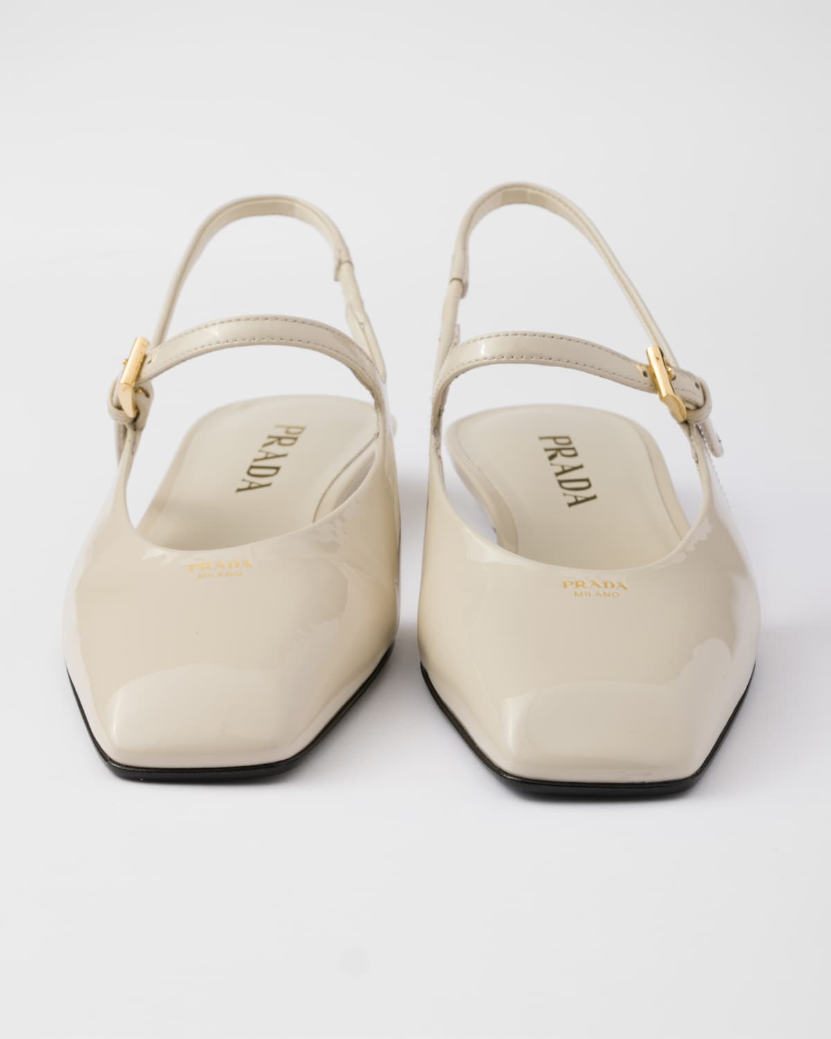 Prada Bailarinas Destalonadas De Charol