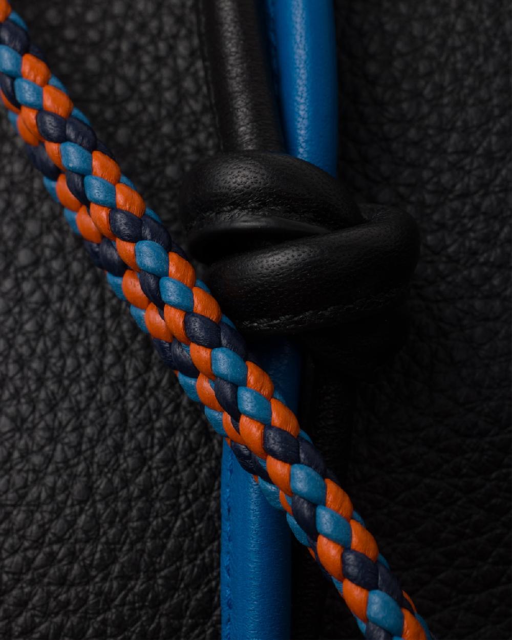 Prada Bolso Bandolera De Piel Con Colgante