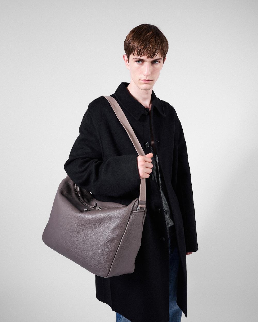 Prada Bolso bandolera de piel