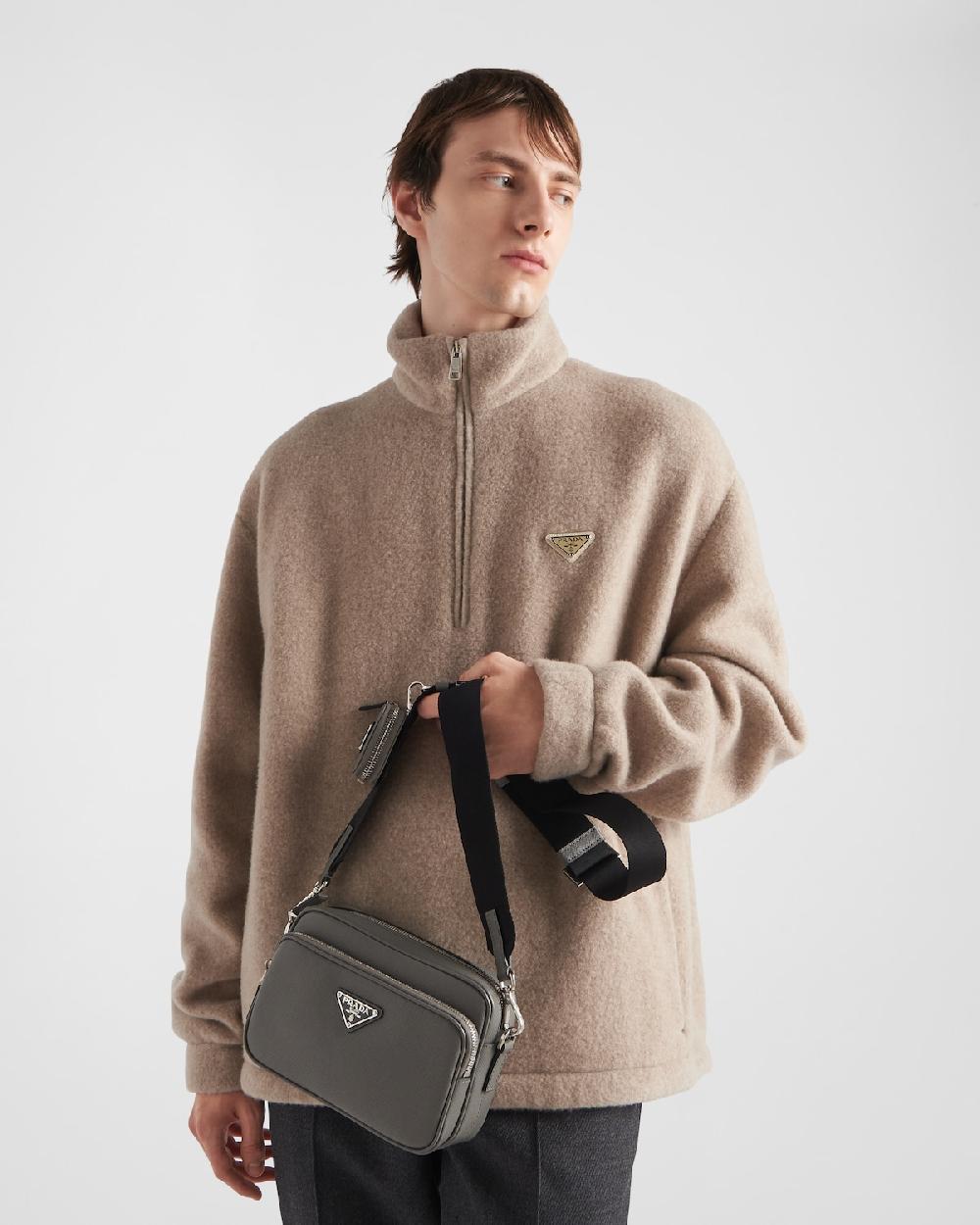 Prada Bolso bandolera de piel Saffiano