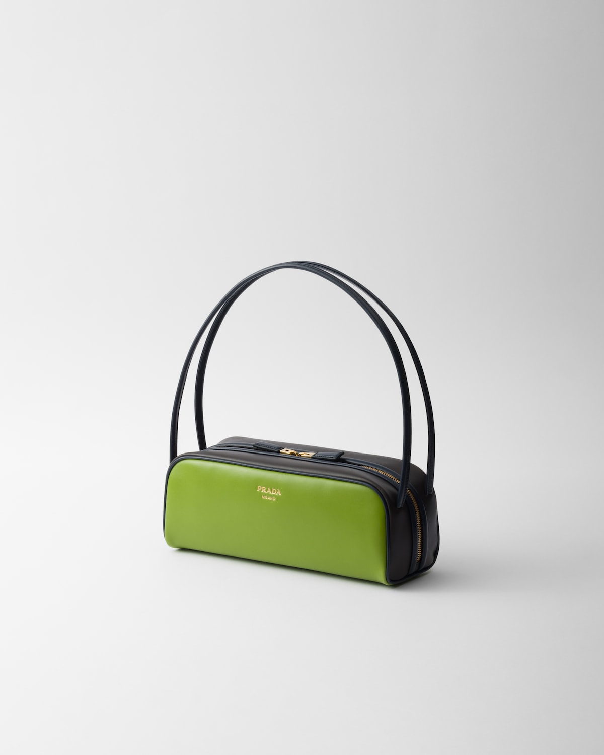 Prada Bolso bandolera Prada Swing de piel lisa