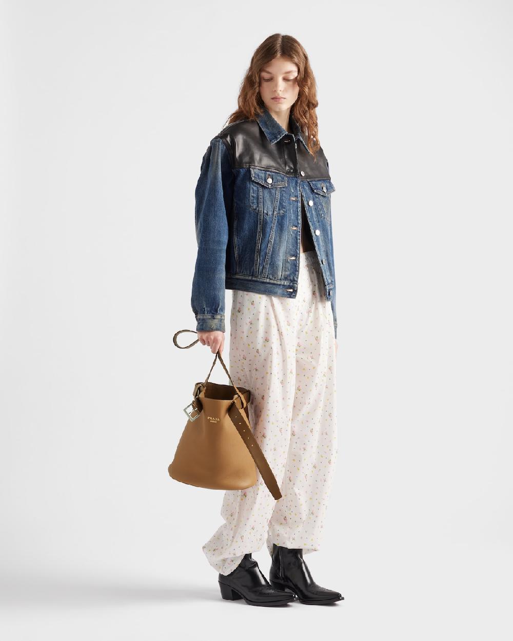 Prada Bolso saco Prada Buckle de piel con cinturón