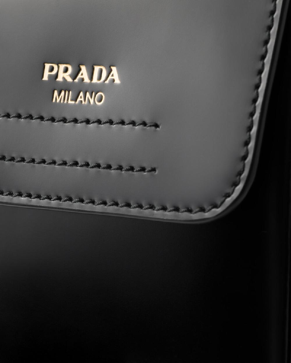 Prada Botas De Piel Cepillada Con Pouch