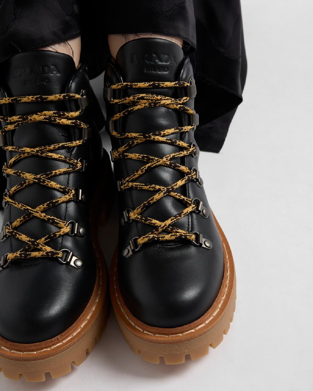 Prada Botines De Piel Con Cordones