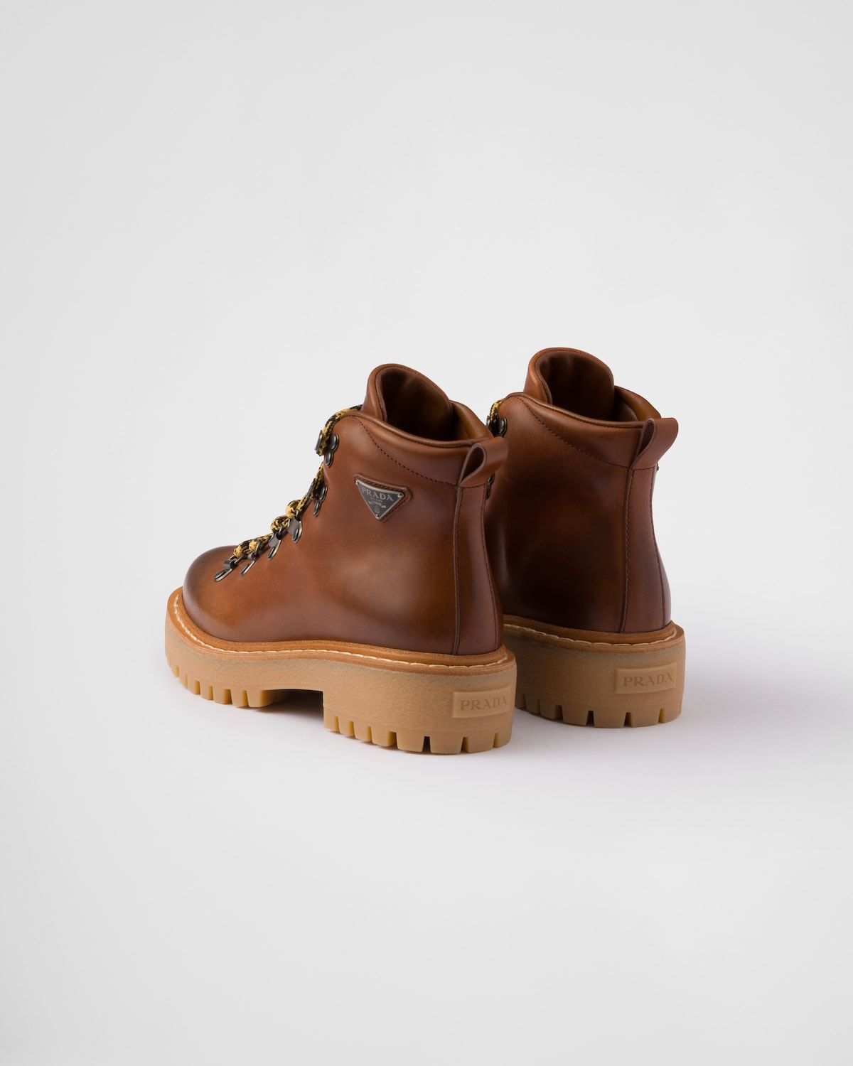 Prada Botines De Piel Con Cordones