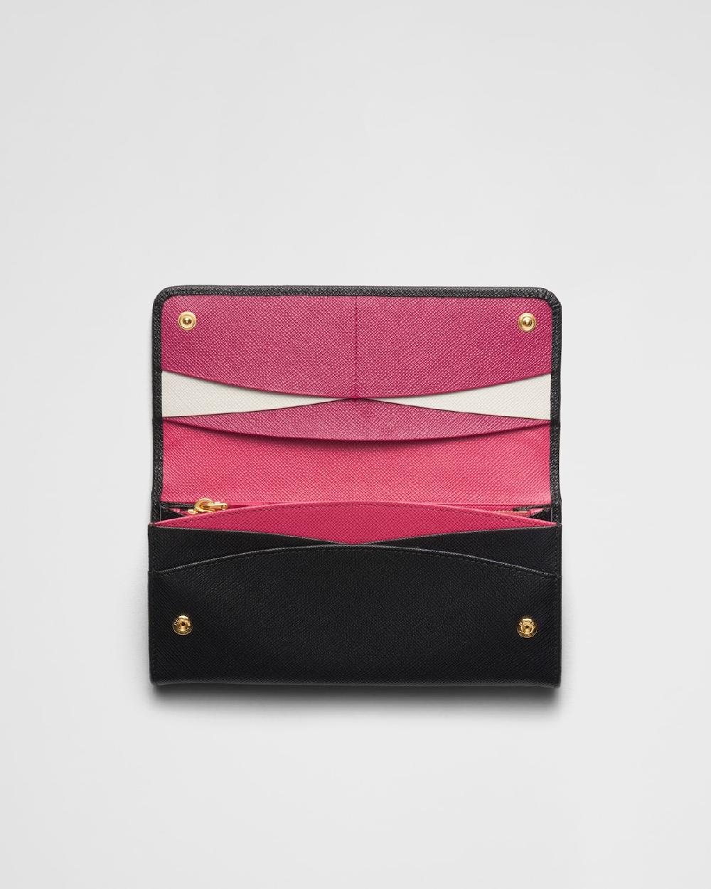 Prada Cartera grande de piel Saffiano