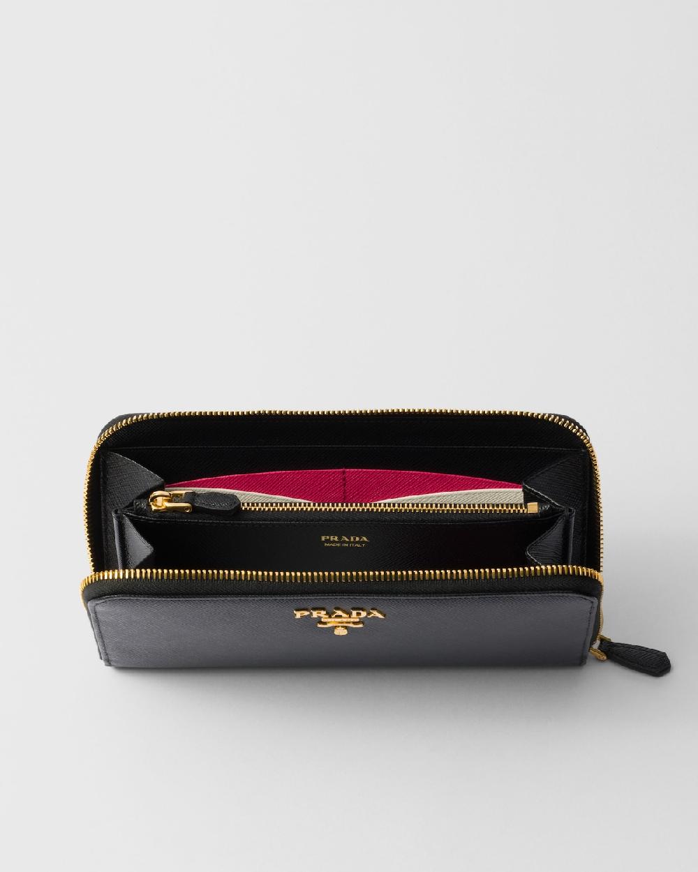 Prada Cartera grande de piel Saffiano