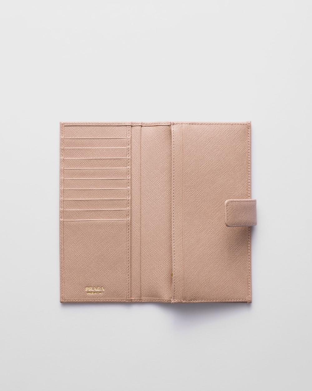 Prada Cartera grande de piel Saffiano