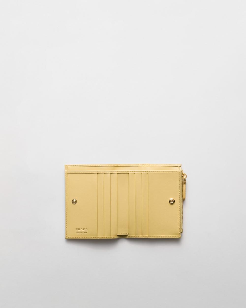 Prada Cartera pequeña de piel