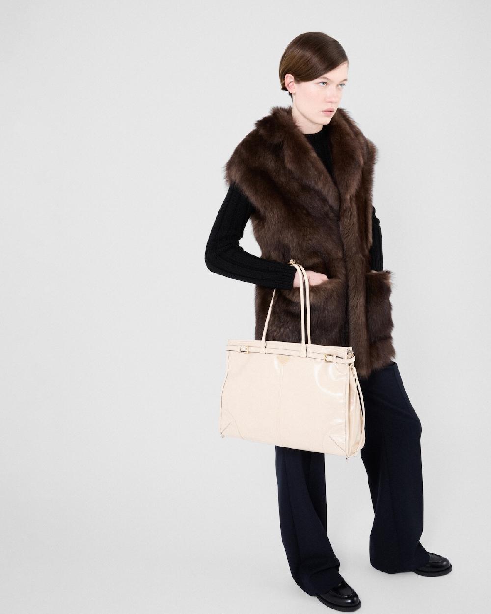 Prada Chaleco De Borreguillo Con Cinturón