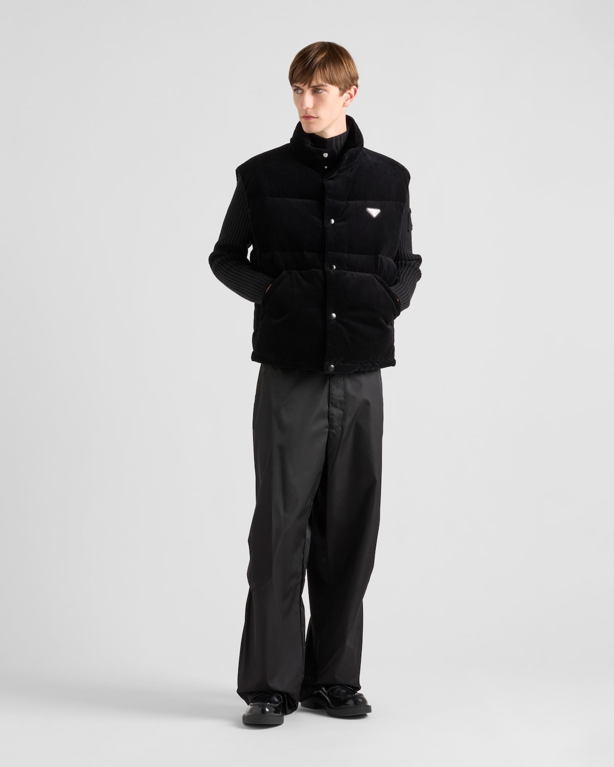 Prada Chaleco de plumón y pana