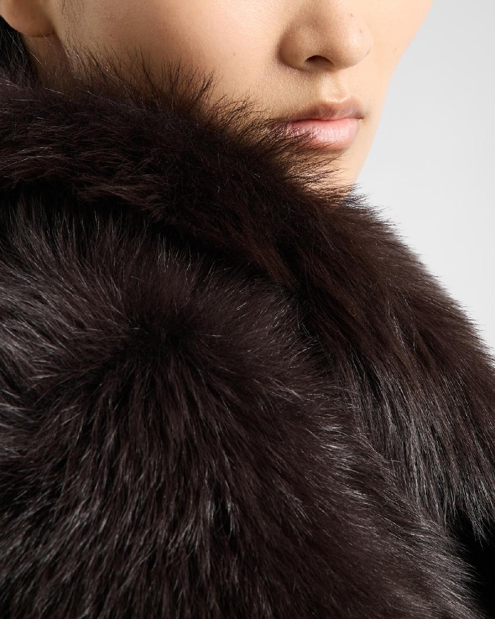 Prada Chaqueta Caban De Borreguillo Con Cinturón