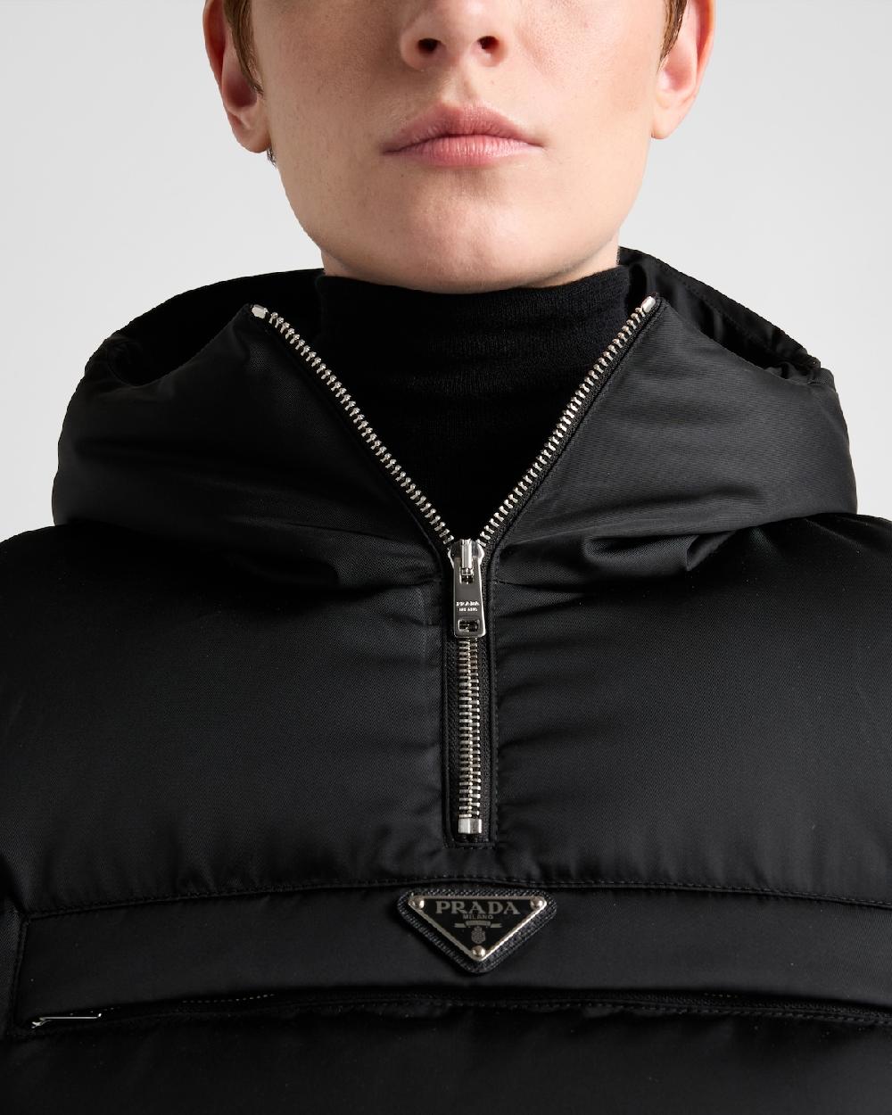 Prada Chaqueta De Plumón Corta En Re-Nylon