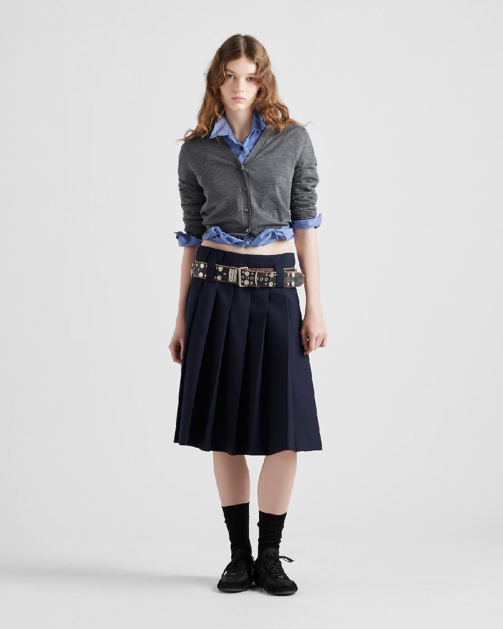 Prada Falda plisada con cinturón y pespuntes