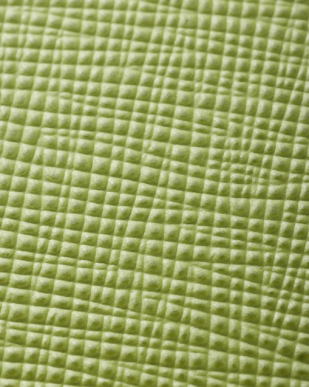 Prada Funda de piel Saffiano para iPhone 16