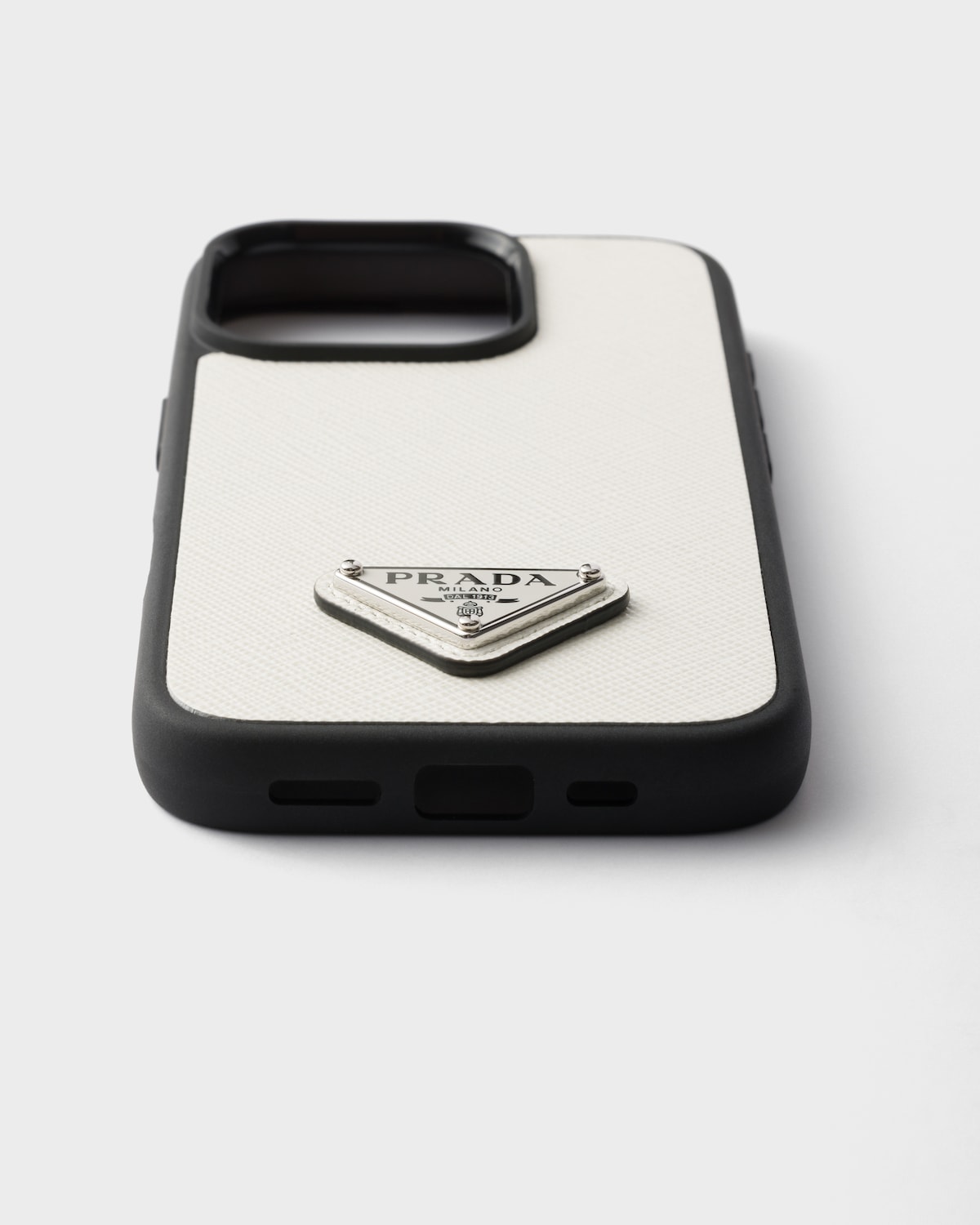 Prada Funda de piel Saffiano para iPhone 16 Pro