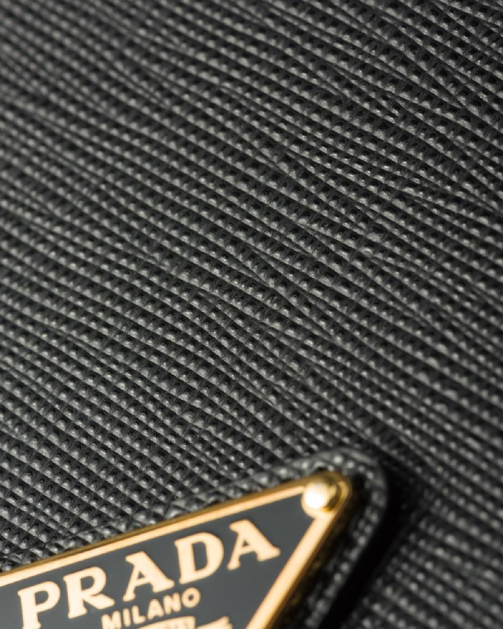 Prada Funda para iPhone 15 Pro de piel Saffiano