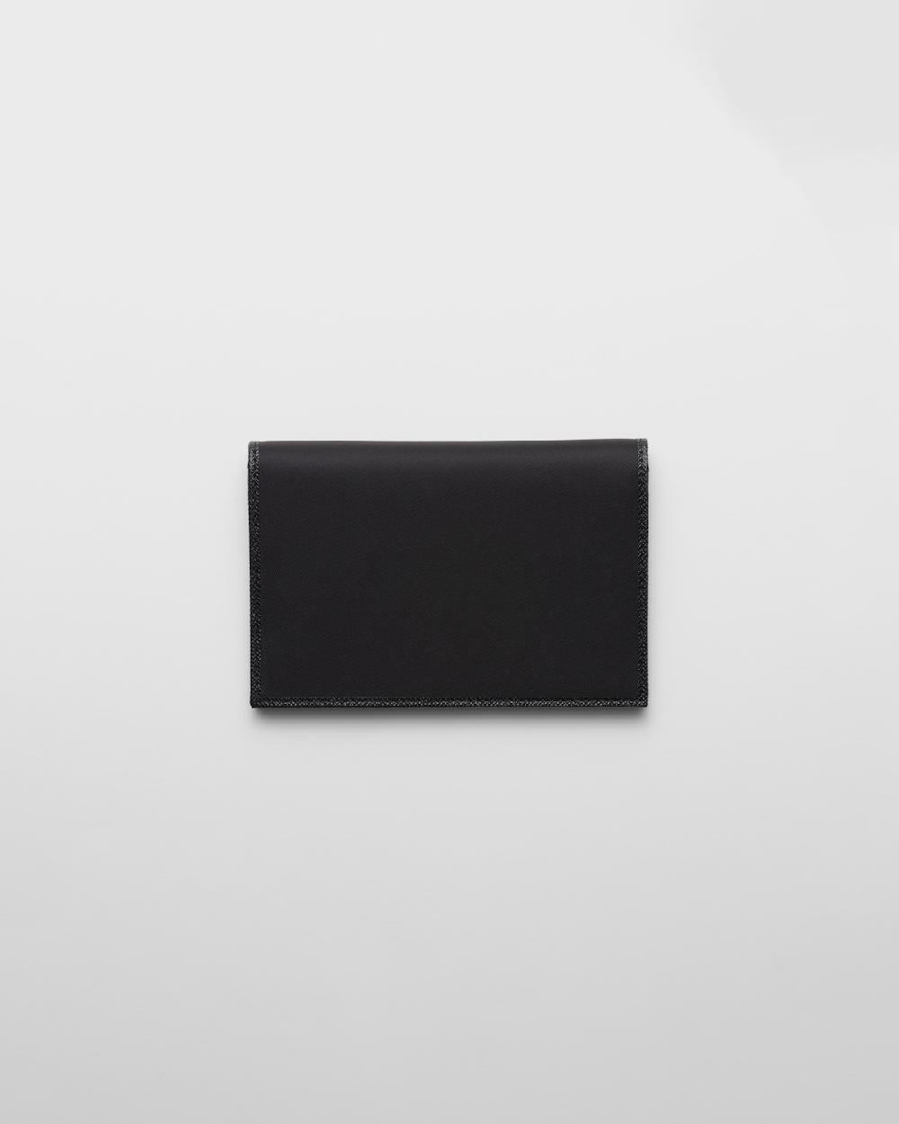 Prada Funda Para Pasaporte De Re-Nylon