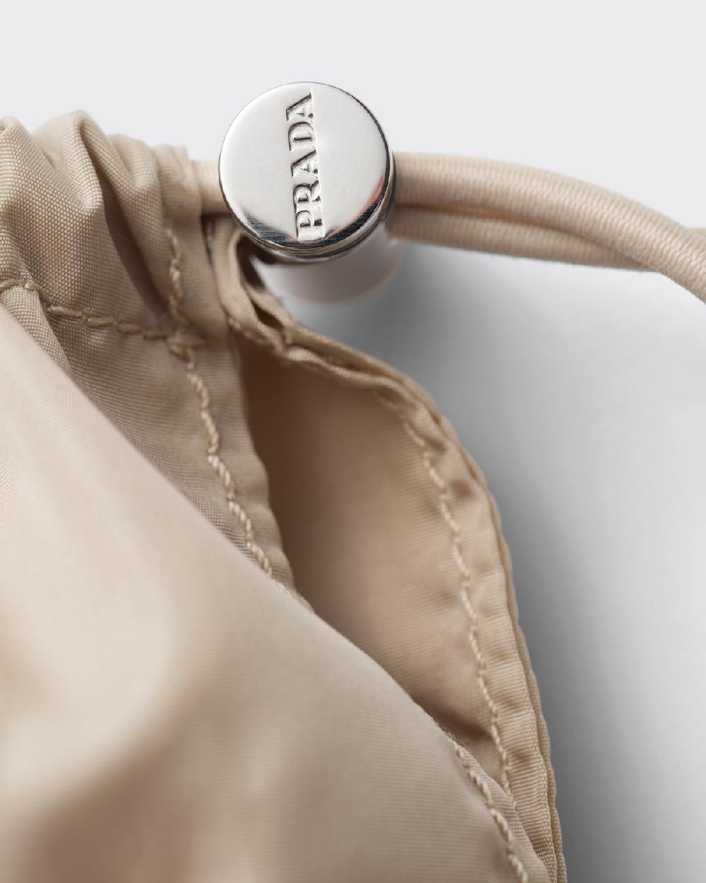 Prada Funda para smartphone de croché