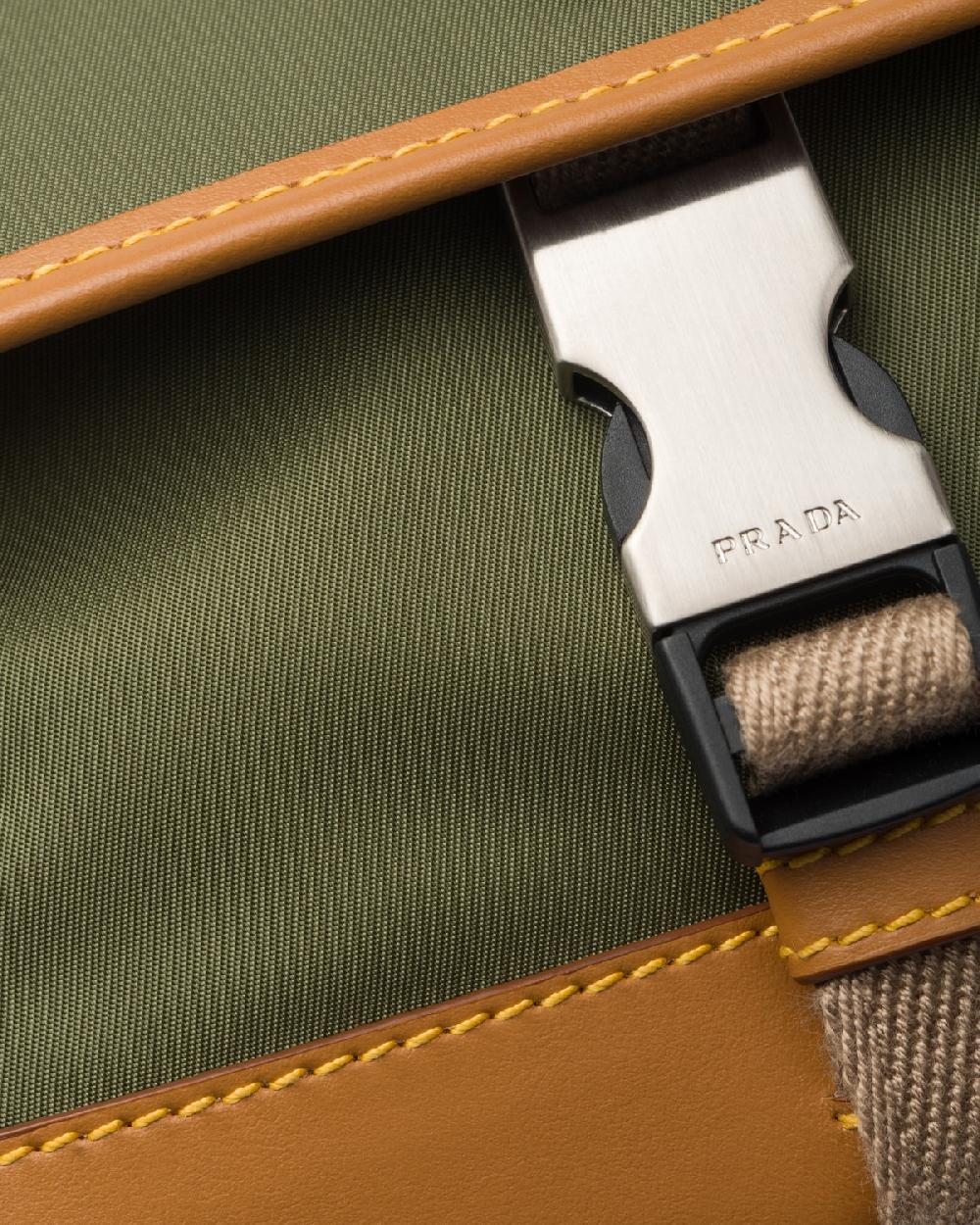 Prada Funda para smartphone de Re-Nylon y piel