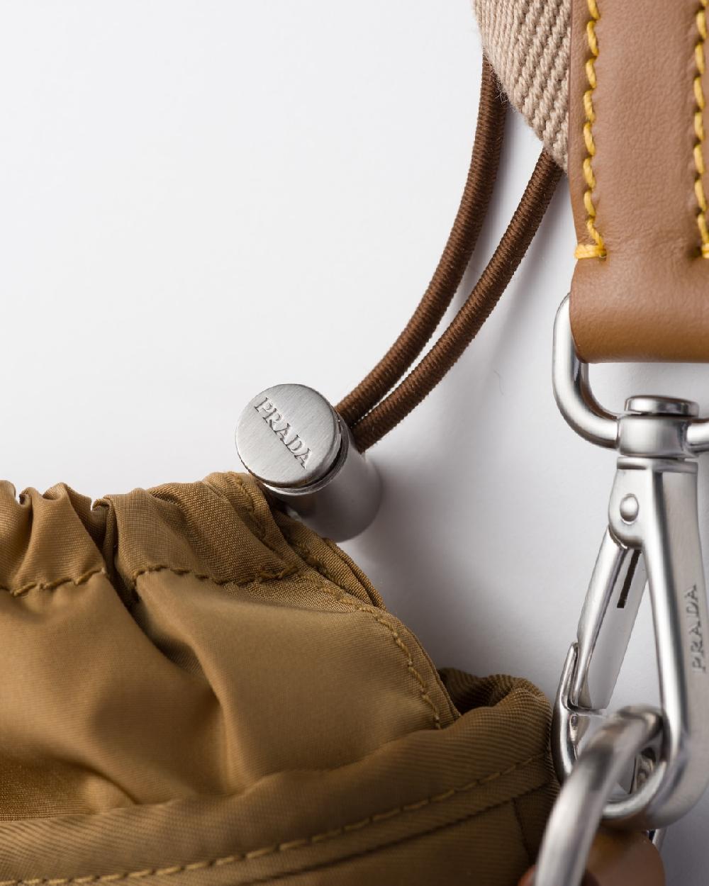 Prada Funda para smartphone de Re-Nylon