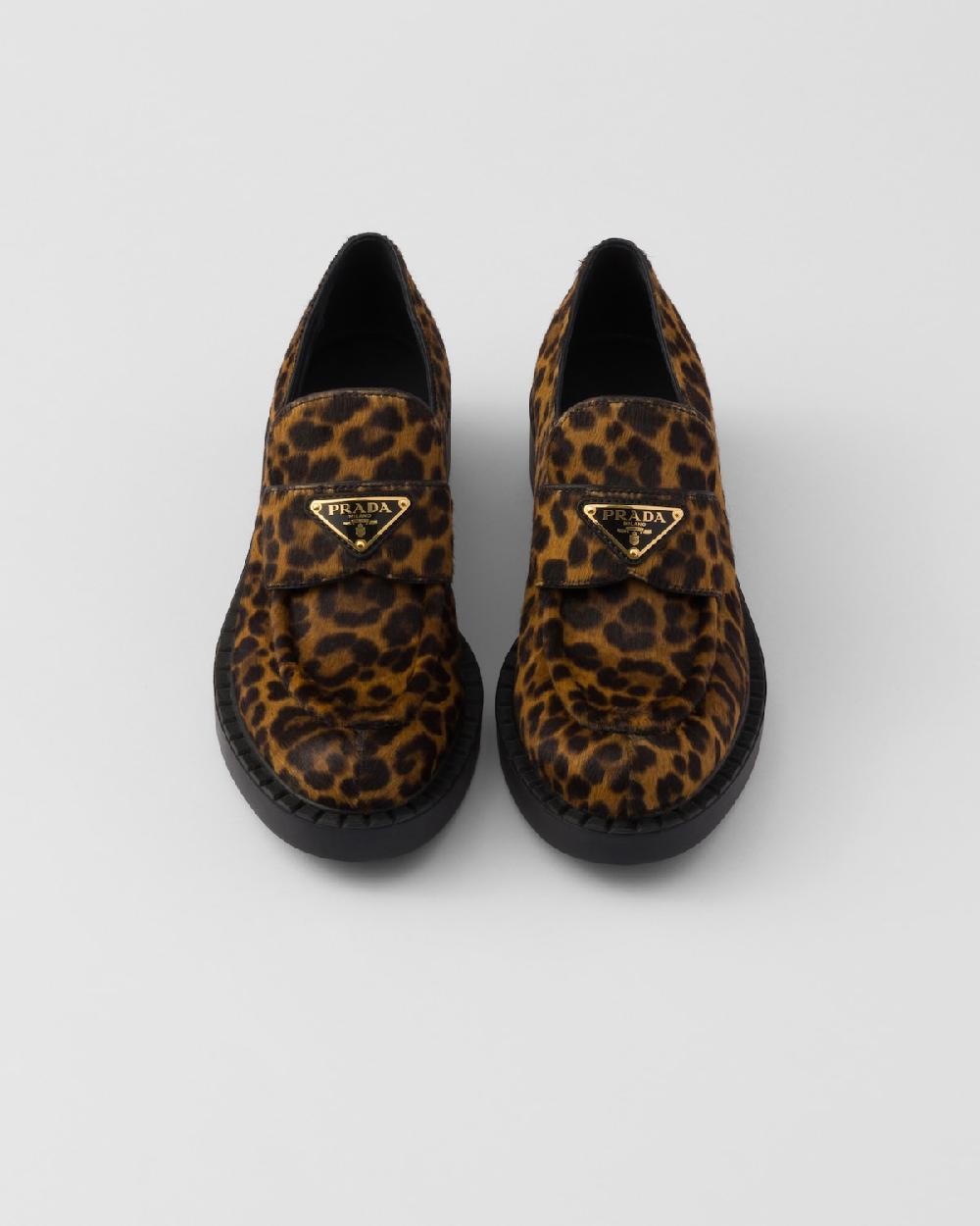 Prada Mocasines Chocolate De Piel Estampada