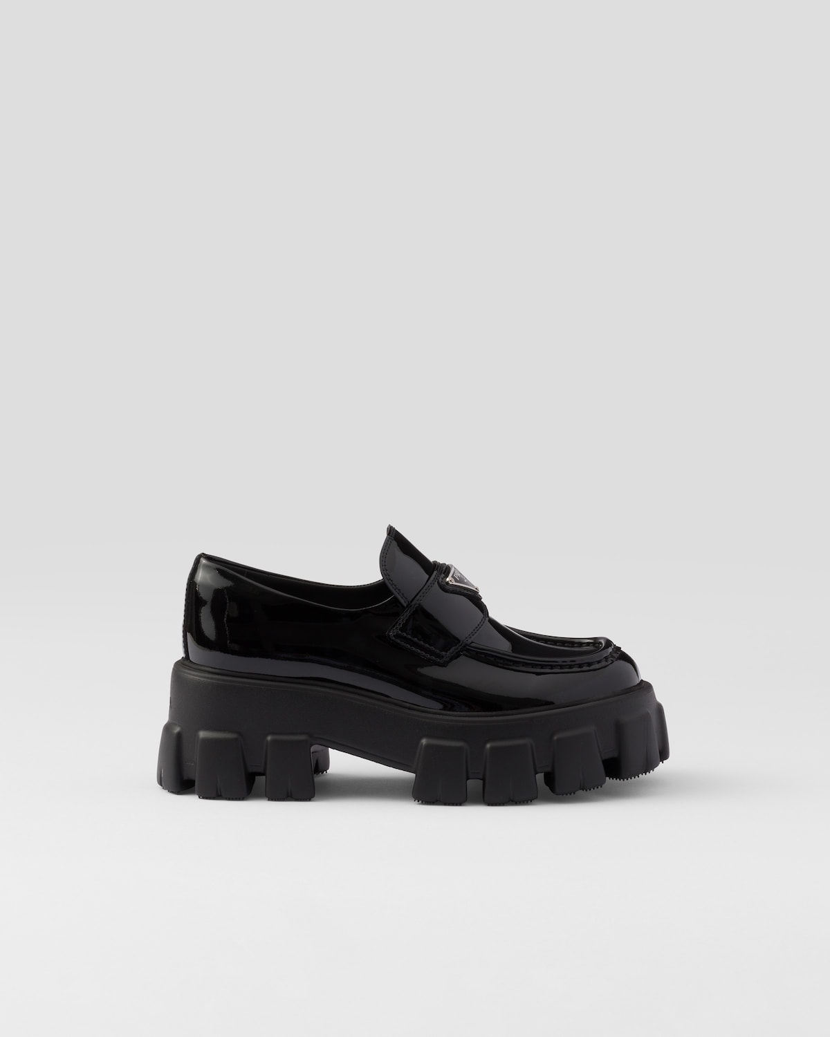 Prada Mocasines de charol Monolith