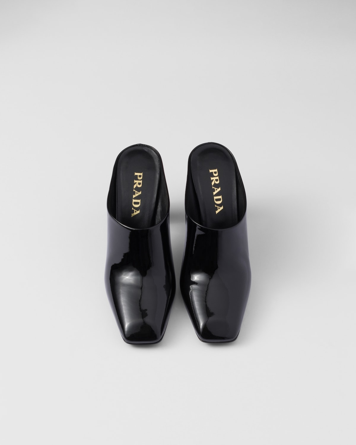 Prada Mules En Charol