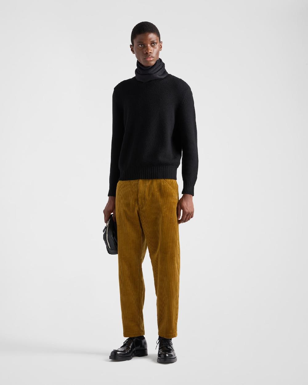 Prada Pantalones de pana fina