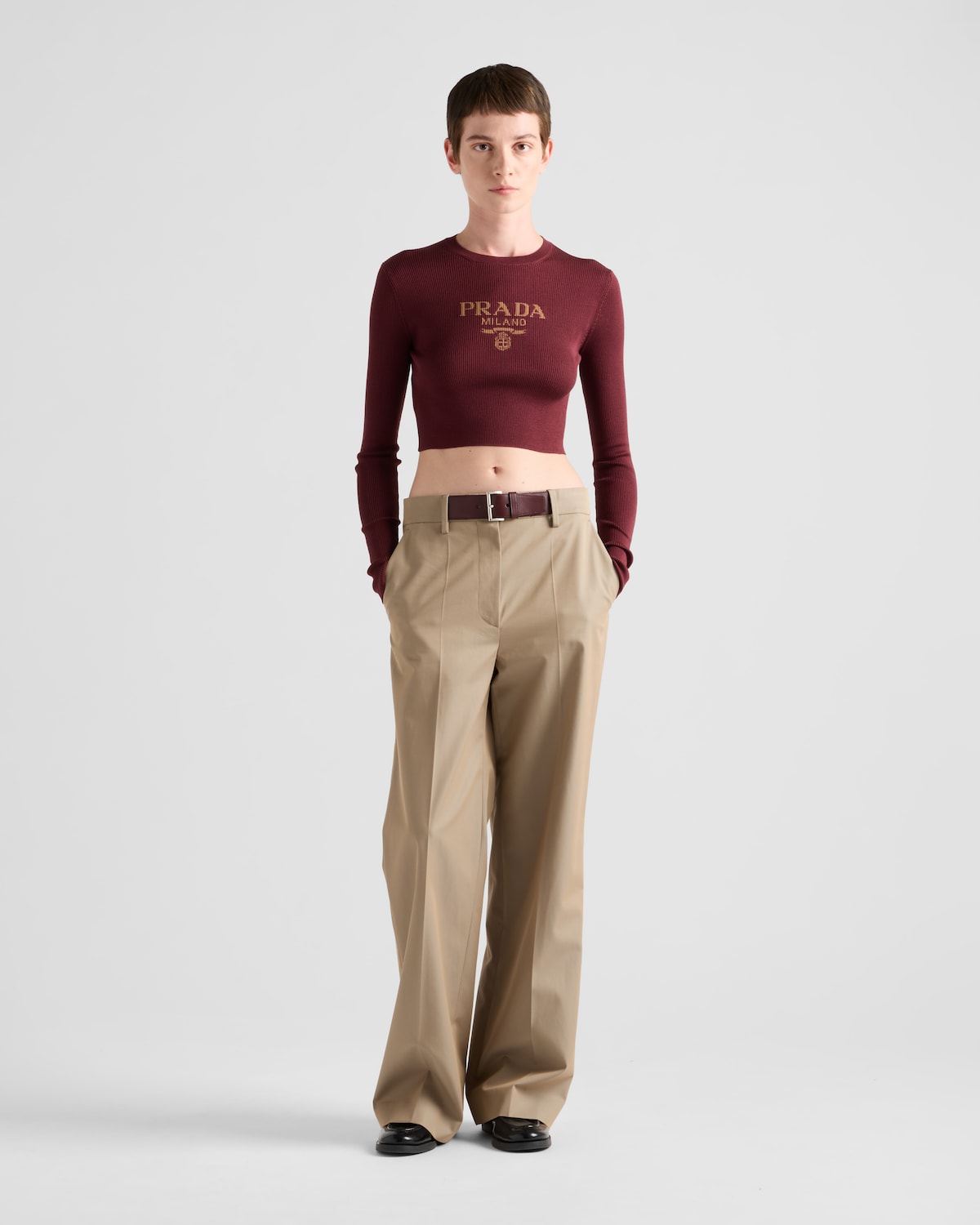 Prada Pantalones de sarga con cinturón de piel