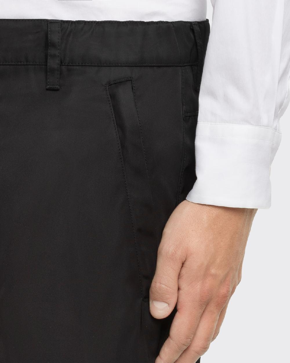 Prada Pantalones En Re-Nylon